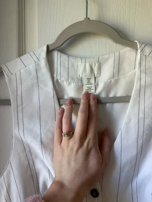 H&M vest thumbnail 2