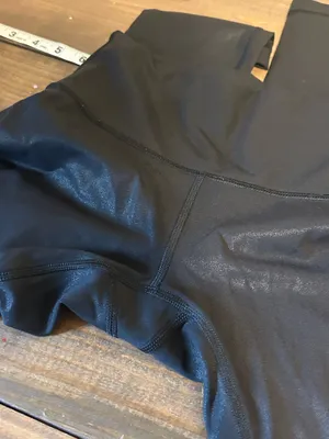 Lululemon Women’s Wunder Train High Rise Tight 23” Foil Black Size 2 thumbnail 4