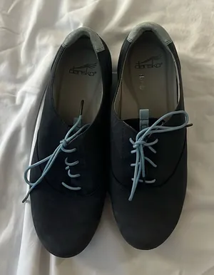 Dansko womens kimi Oxford Flat Nubuck Leather Color Dark Blue Size 39 EU/8.5 US thumbnail 1