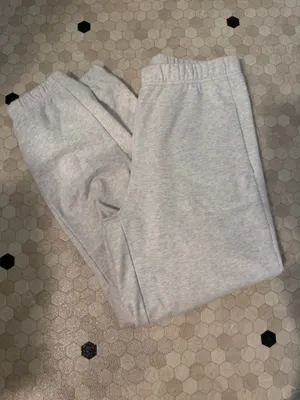 Aritzia Sweatpants thumbnail 2