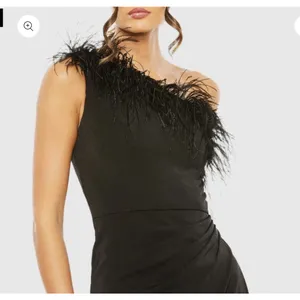 Mac Duggal 68456 Black One Shoulder Feather Trim Gown Size 6 Maxi Dress thumbnail 2