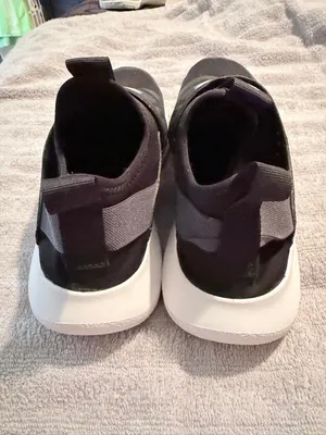 Under Armour Womens Size 9 Black White Slip On Sneakers Velcro Strap Athletic Shoes thumbnail 7