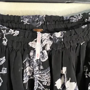 Free People Black and White Floral Maxi‎ Skirt thumbnail 2