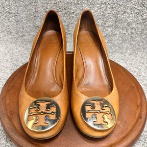 Tory Burch Brown Leather Loafers with Gold Emblem thumbnail 1