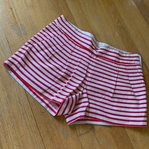 White and red stripe J.Crew shorts size 6 thumbnail 1
