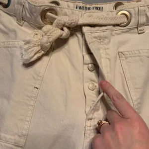 Free People We The Free Moxie Pull-On Barrel Jeans Cream Women Size 27 thumbnail 2