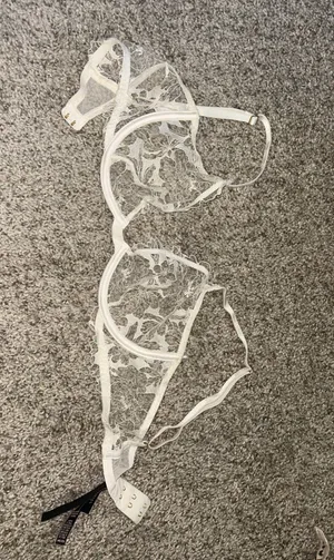 Victoria's Secret Lace Bra thumbnail 1
