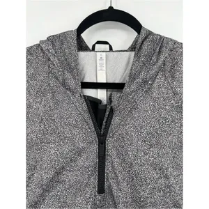 🆕 NWOT Lululemon I Put A Shell On You Crop Jacket Lightweight Pullover Hood 6 thumbnail 13