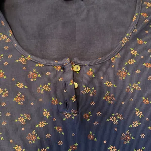pink lily top thumbnail 2
