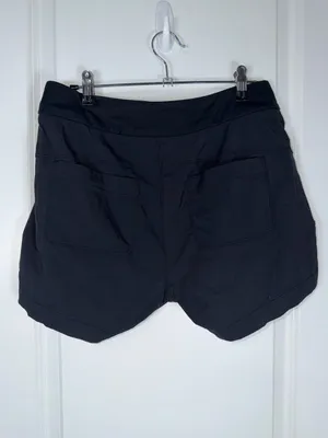 Athleta Women's Black Cargo Performance Hiking Shorts thumbnail 4
