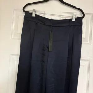 House Of Harlow Satin Acetate‎ Navy Pants Size 6 thumbnail 3