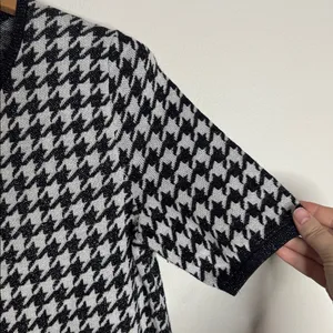 Ann Taylor Shimmer Black and White Houndstooth Short Sleeve Sweater size M thumbnail 5