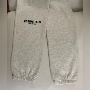 NWT Essentials Fear Of God Essentials Light Oatmeal Sweatpants Size S thumbnail 8