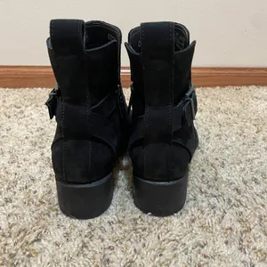 Vionic Size 7 Sienna Suede Bootie Boots Black Buckle Waterproof thumbnail 6