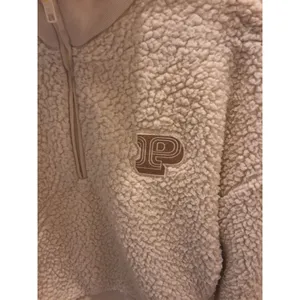 Victoria's Secret PINK Size M Cream/Ivory Sherpa 1/4 Zip Fleece Pullover thumbnail 4