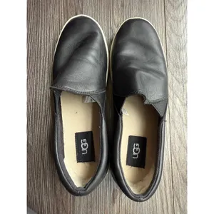 UGG Black‎ Leather Slip On Sneakers Shoes Women's Size 8 thumbnail 3