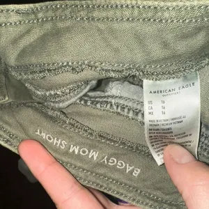 American Eagle high waisted green 16 baggy mom shorts thumbnail 2