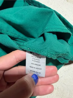 FIGS Women's green V-Neck Scrub Top small thumbnail 8