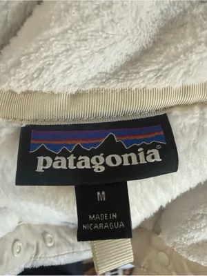 Patagonia Women’s Fleece Jacket White Size M Quarter Button Up thumbnail 9