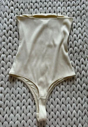 H&M Bodysuit thumbnail 3