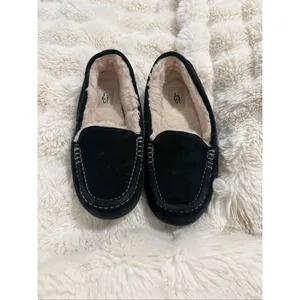 Women's 9 Ugg Ansley Black Suede Leather Slippers Moccasin Shearling Fur Lined thumbnail 2