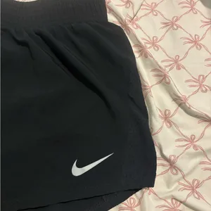 Nike Women's Black Dri-Fit XL Athletic Shorts thumbnail 3