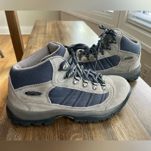 Hi-Tec Hiking Boots - size 9 thumbnail 4