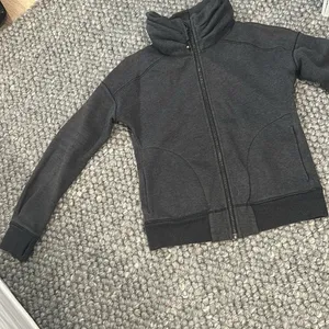 Lululemon Gray Zip Up Scuba Define Sweatshirt No Hood Size 6 thumbnail 2