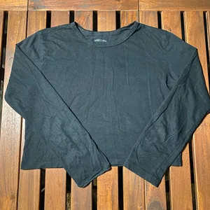 Wild Fable Women’s Black Long Sleeve Crop Top size S thumbnail 1