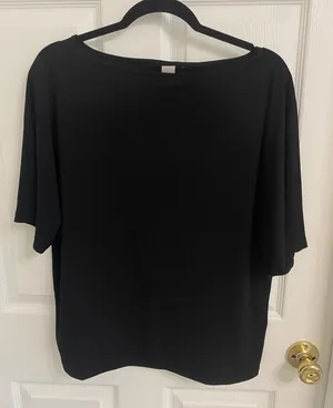 Women’s black top thumbnail 1