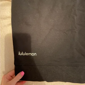 Lululemon black Perfectly Oversized Crew thumbnail 3