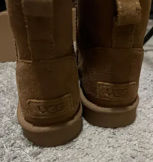 UGG Mini Boots thumbnail 6