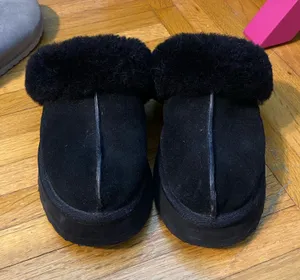 UGG Disquette Platform Slippers Black thumbnail 1