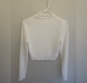 SheIn Long sleeve lettuce trim crop top thumbnail 2