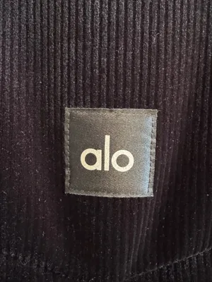 Alo Yoga Ribbed Velour Mountain Side Puffer Vest Small thumbnail 7