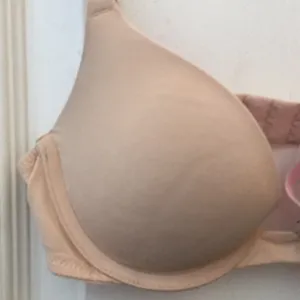 FINAL MARKDOWN Pink Victoria’s Secret bra 32a thumbnail 2