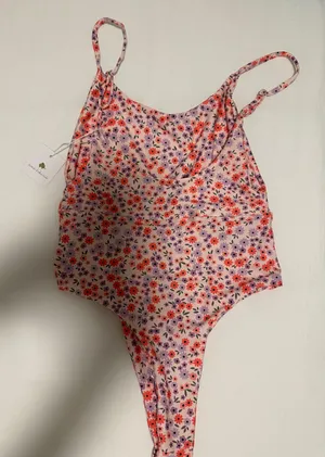 Ama Bikini One Piece thumbnail 2