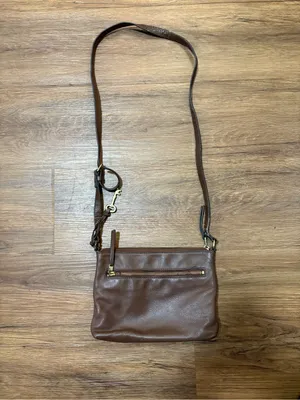 Fossil Brown Leather Crossbody Purse Adjustable Strap Key Charm Zip Top Bag thumbnail 3
