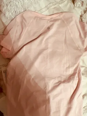 Lululemon Swiftly Tech Short Sleeve Strawberry Milkshake thumbnail 2