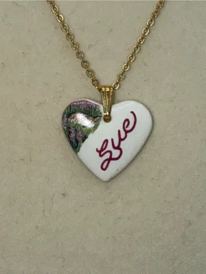 Gold Tone Sue Name Heart Necklace White Enamel Hummingbird Floral Pendant thumbnail 2