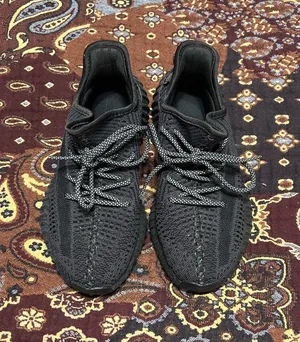 Adidas tennis shoe thumbnail 1