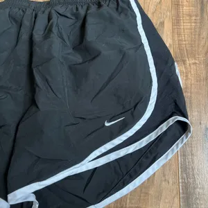 ‎Nike black shorts M thumbnail 2