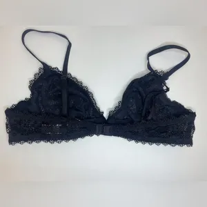 Victoria's Secret Black Lace Underwire‎ Bra Size M thumbnail 2