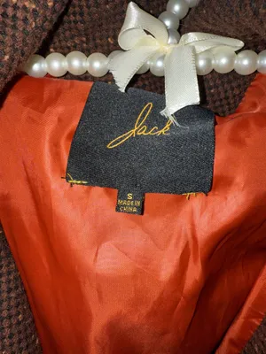 JACK Brown vintage coat with beautiful satin lining thumbnail 2