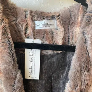 NWT Faux Fur Open Front Jacket Shrug - Taupe Multicolored thumbnail 3