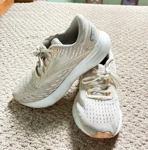 White Brooks 20 Glycerin Running Shoe thumbnail 1