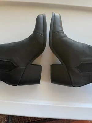 Toms Black Chelsea Ankle Boots with Block Heel Womens 8M thumbnail 10