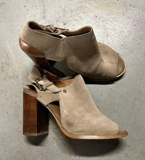 Peppy Peeptoe Ankle Booties in Tan Beige Size 6 EUC thumbnail 1