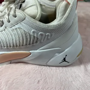 Jordan Nike Air Women’s size 6 thumbnail 2