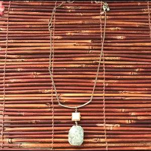 Chico’s Long Gold Tone Necklace Green Stone thumbnail 4